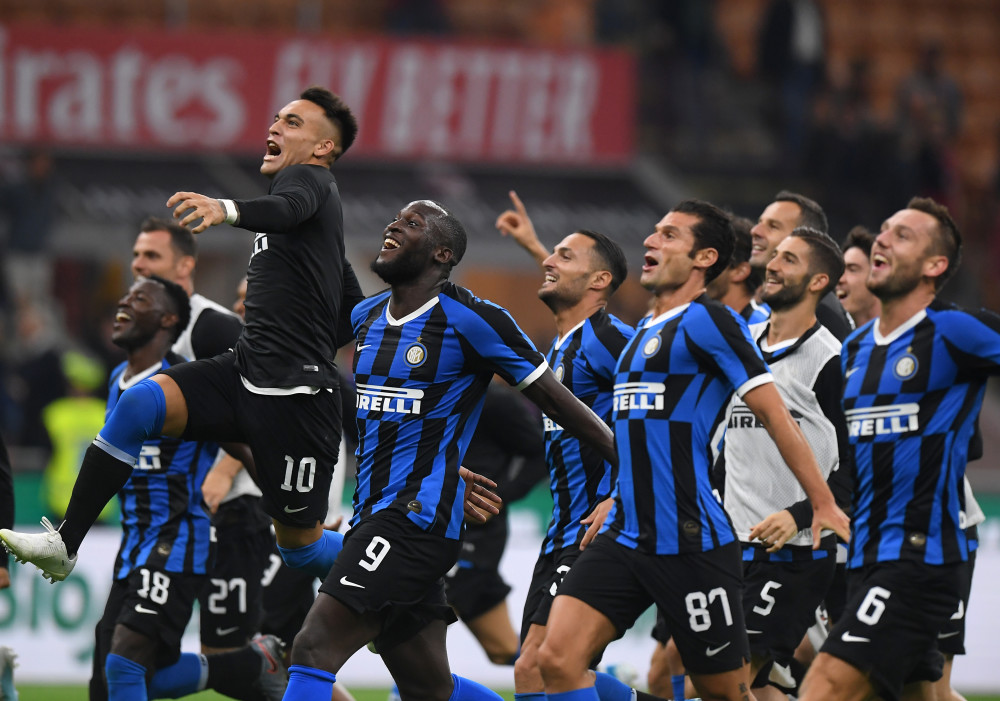 意媒：德佬对孔蒂依然保持完全信任，双方将召开会议分析现状