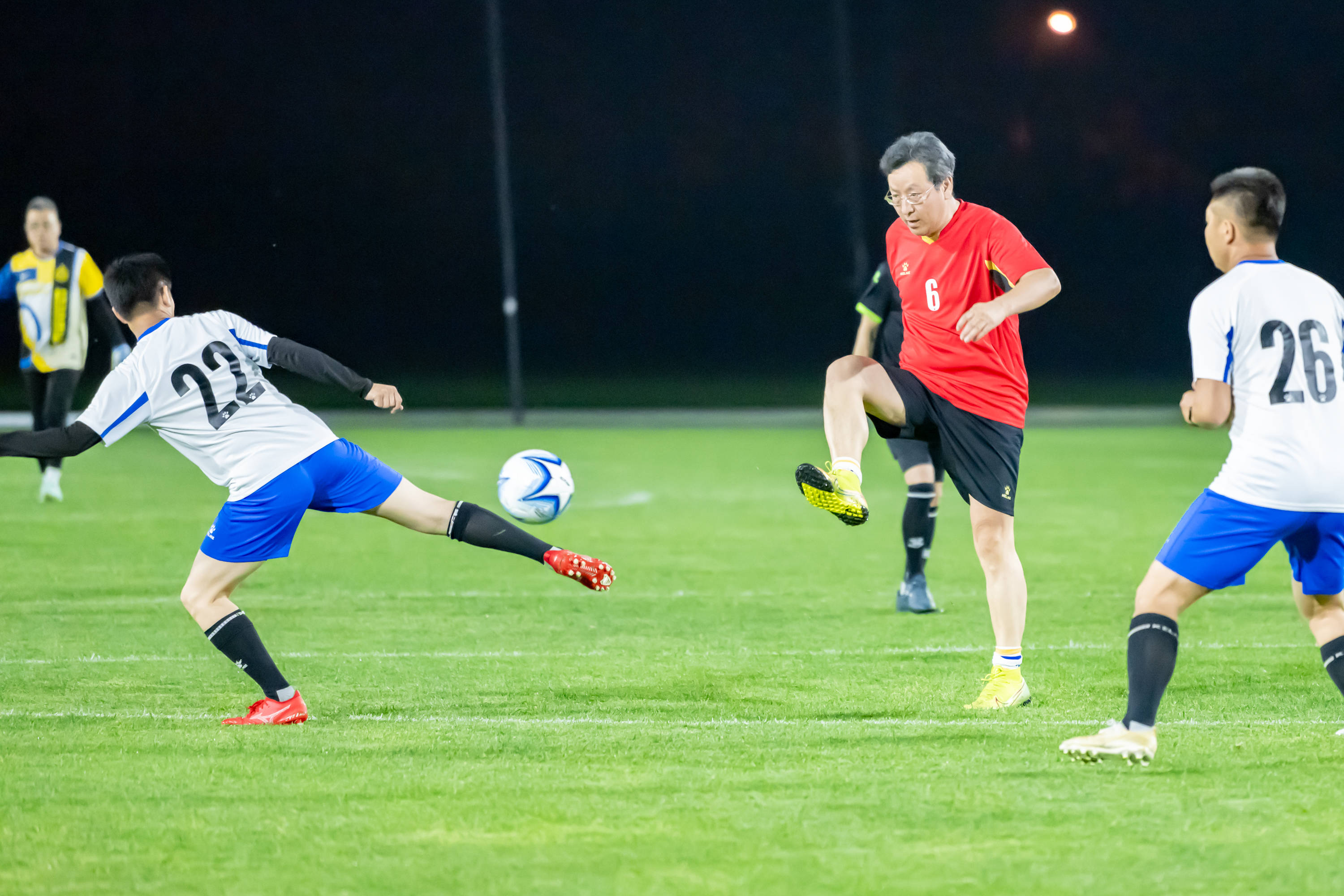 缺席了大量 缺席了大量