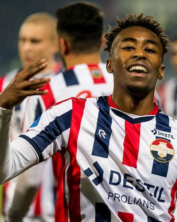 两队的交锋 两队的交锋